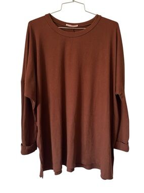 Carly Jean Los Angeles Oversized Ribbed Long Sleeve Top in Rust Size L